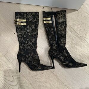 Elegant Black and Gold Women's Tapestry Design Boots
